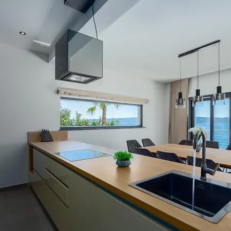 Beautiful Home In Jesenice With Sauna Есенице