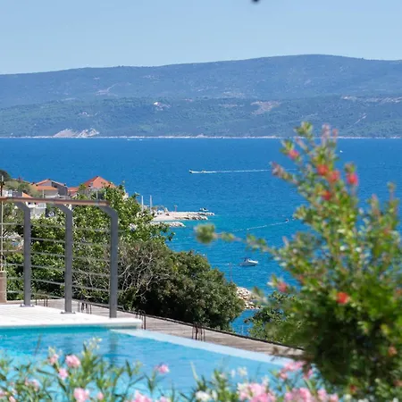 Beach Front Home In Jesenice With Sauna Ferienhaus Jesenice (Split-Dalmatia)