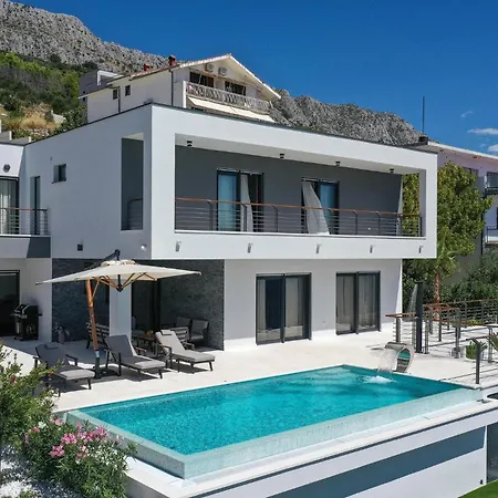 Beach Front Home In Jesenice With Sauna *